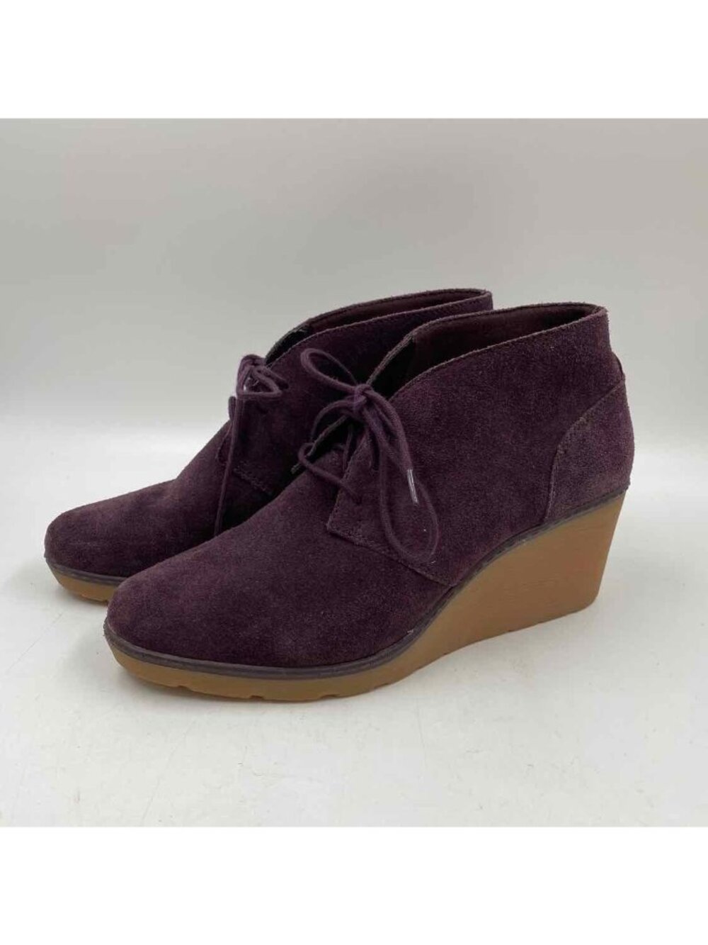 Clarks Suede Wedge Women's Shoe Size 9 Purple Solid Dress Shoes